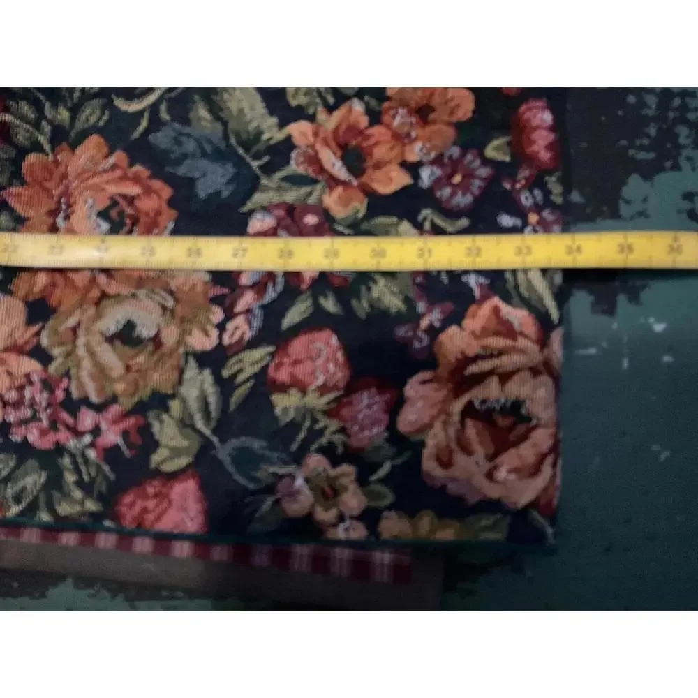 Vintage Floral Table Runner Tapestry